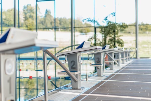 Foto: Daniel Nasse Startblöcke im Neckarsulmer Sportbad.