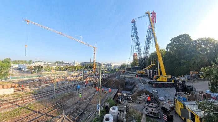 Foto: BÜ Stadt Neckarsulm Einhub Bauteil Ost