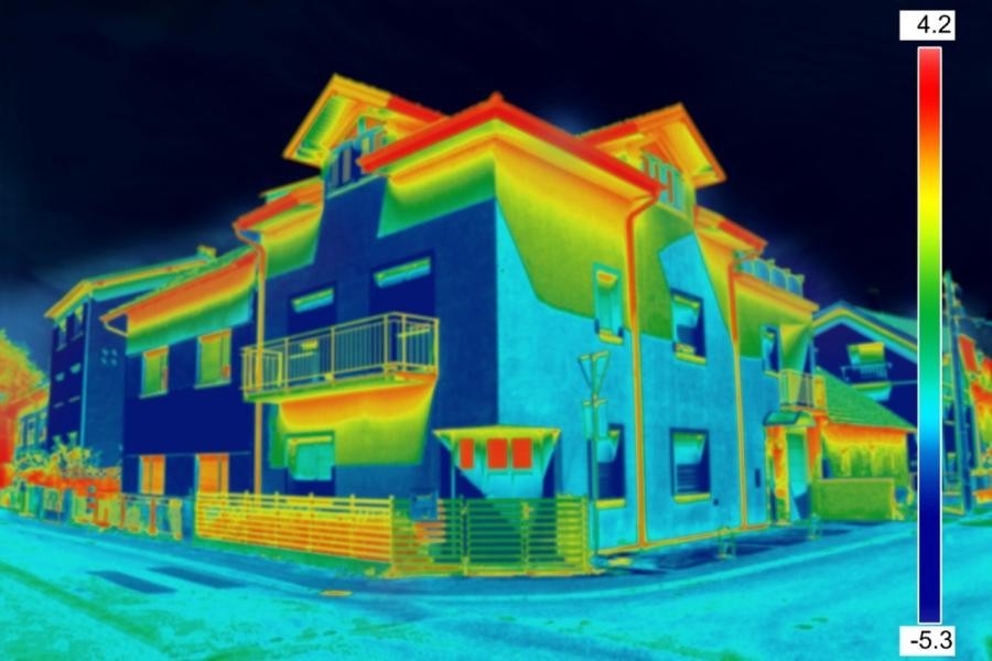 Wärmebildaufnahme eines Gebäudes  