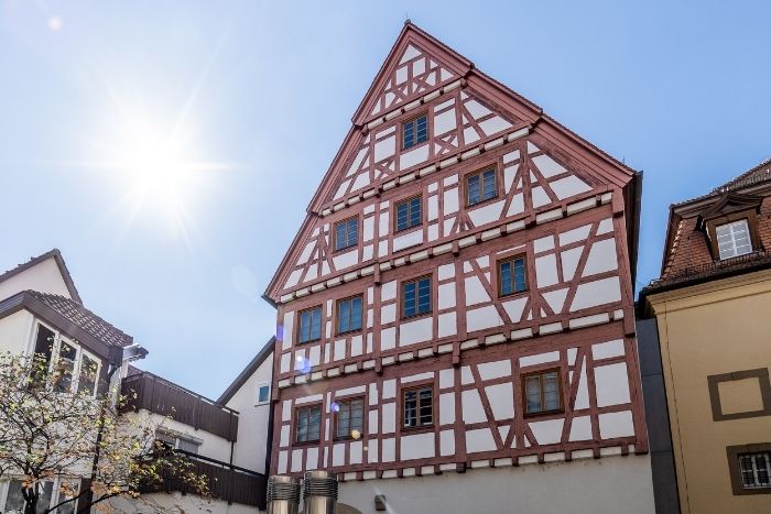 Neckarsulmer Stadtarchiv mit Fachwerkfassade.